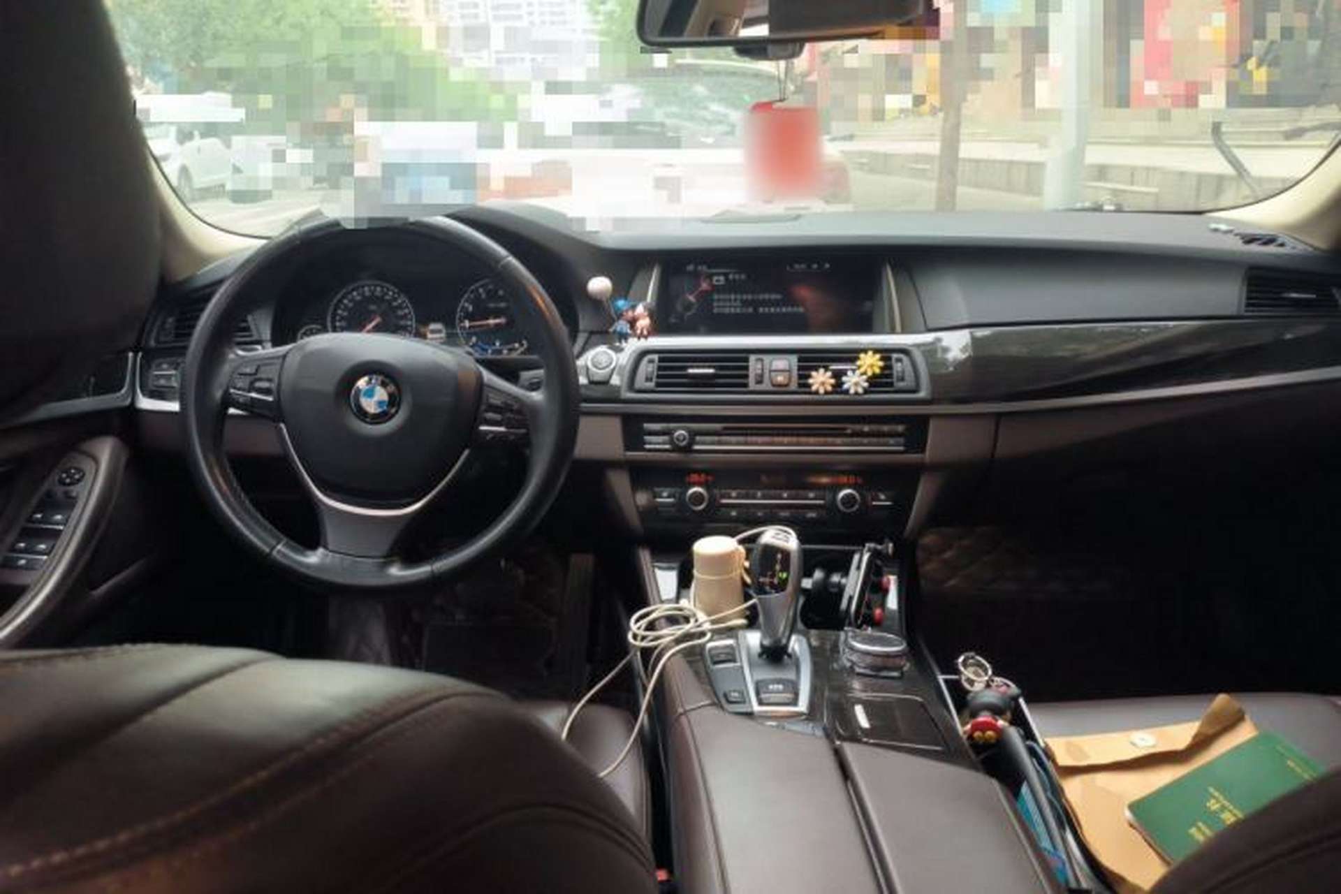 Used BMW 5 Series 2014 525Li Luxury Design Package Center Console