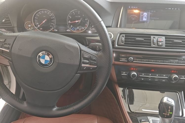 Used BMW 5 Series 2014 525Li Leading Model Center Console