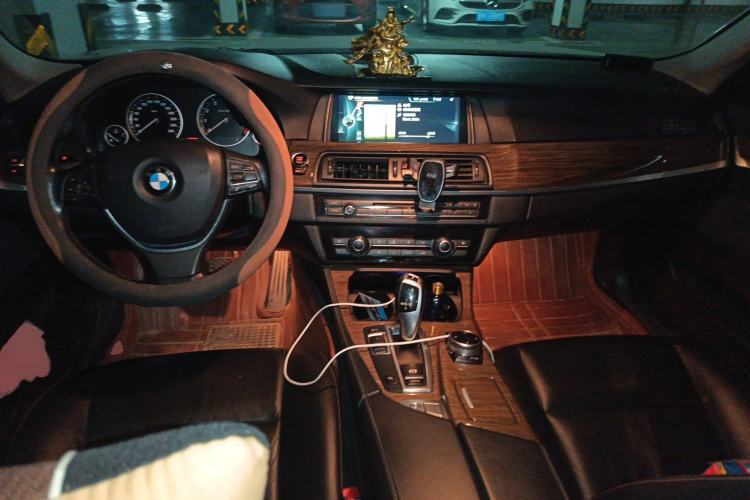 Used BMW 5 Series 2014 525Li Fashion Design Package Center Console