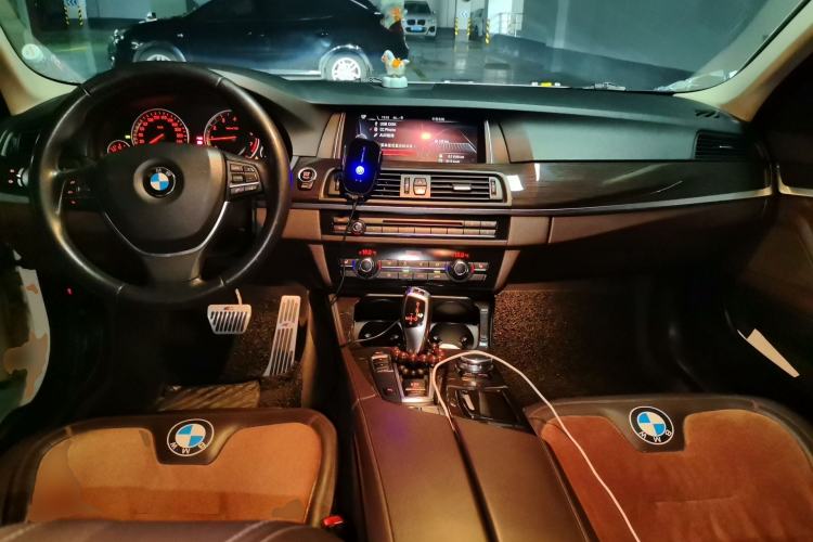 Used BMW 5 Series 2014 525Li Luxury Design Package Center Console