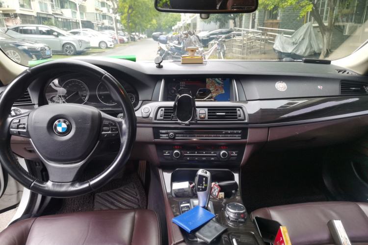 Used BMW 5 Series 2014 525Li Luxury Design Package Center Console