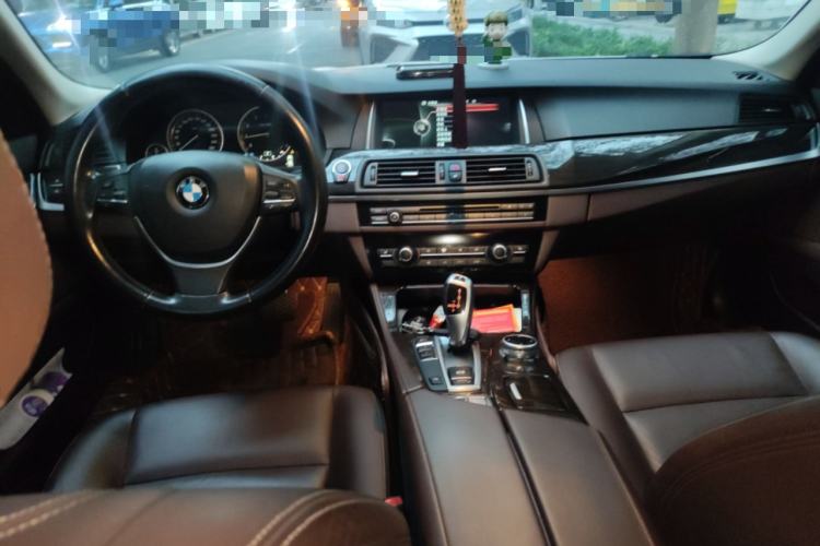 Used BMW 5 Series 2014 525Li Luxury Design Package Center Console