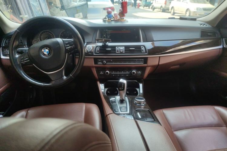 Used BMW 5 Series 2014 528Li Leading Model Center Console