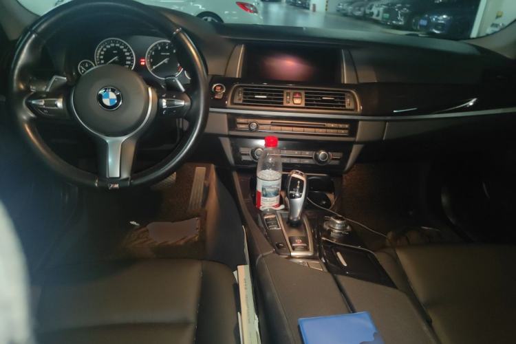 Used BMW 5 Series 2014 520Li Elegant Model Center Console