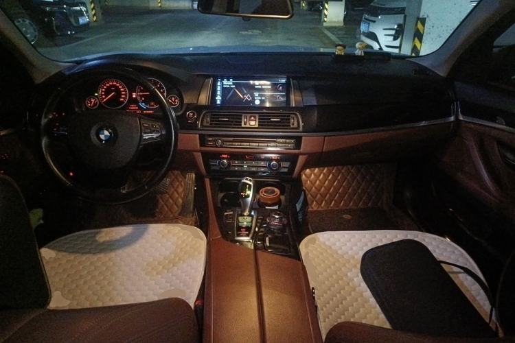 Used BMW 5 Series 2014 520Li Elegant Model Center Console