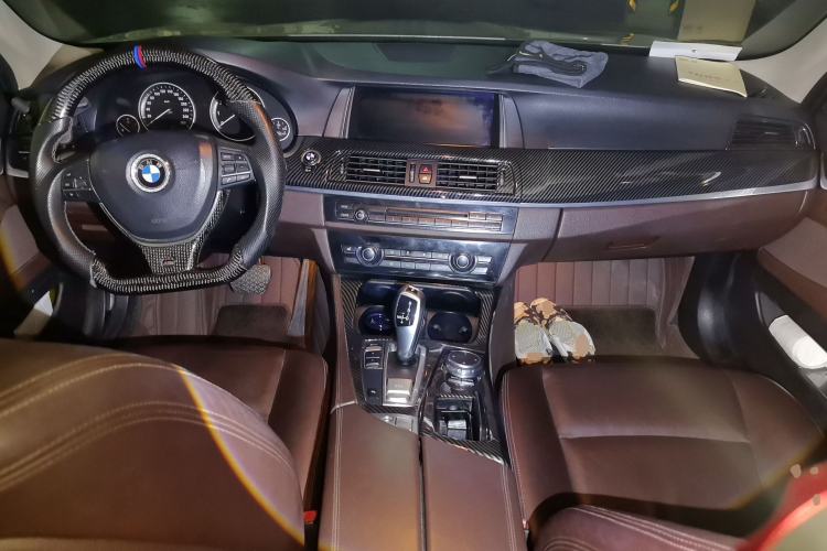 Used BMW 5 Series 2014 525Li Luxury Design Package Center Console