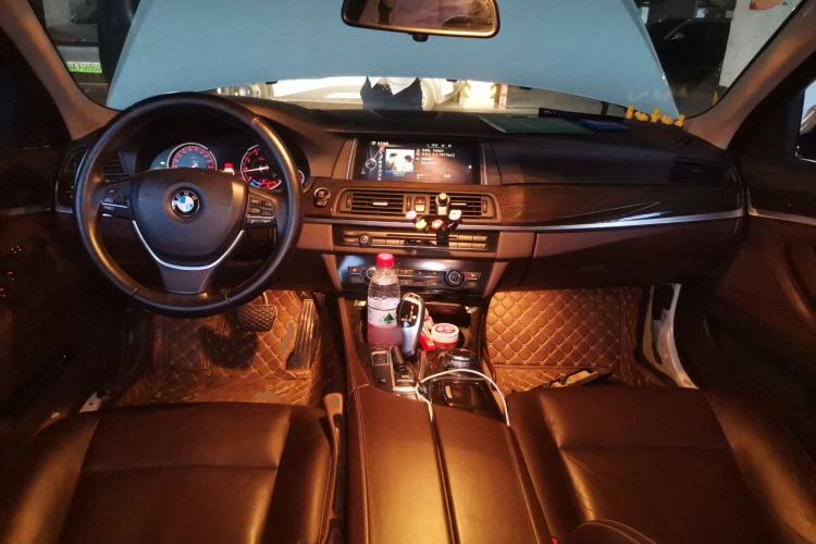 Used BMW 5 Series 2014 525Li Luxury Design Package Center Console