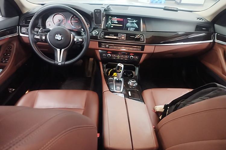 Used BMW 5 Series 2014 525Li Leading Model Center Console