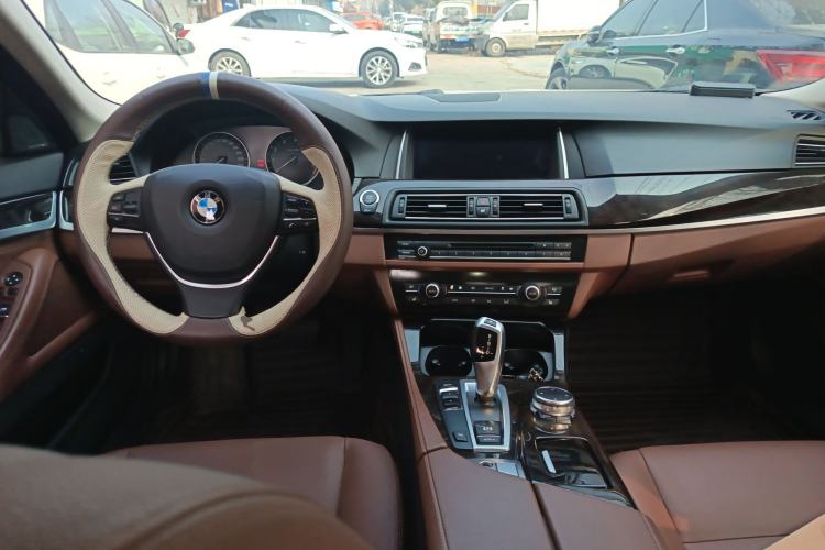 Used BMW 5 Series 2014 528Li Leading Model Center Console
