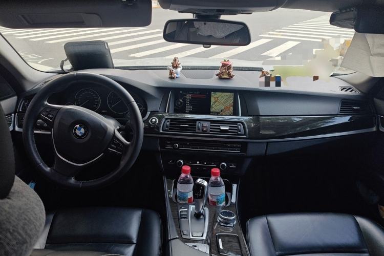 Used BMW 5 Series 2014 525Li Luxury Design Package Center Console