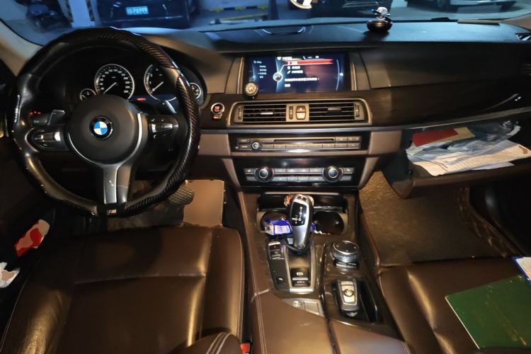 Used BMW 5 Series 2014 525Li Luxury Design Package Center Console