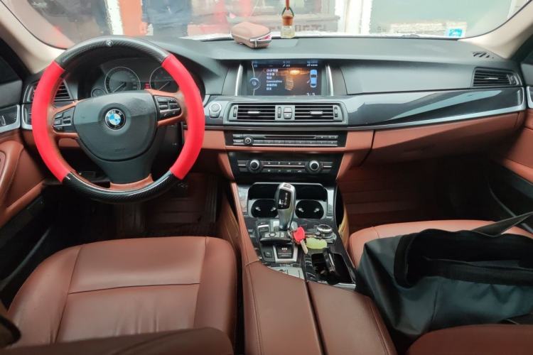 Used BMW 5 Series 2014 520i Elegant Edition Center Console