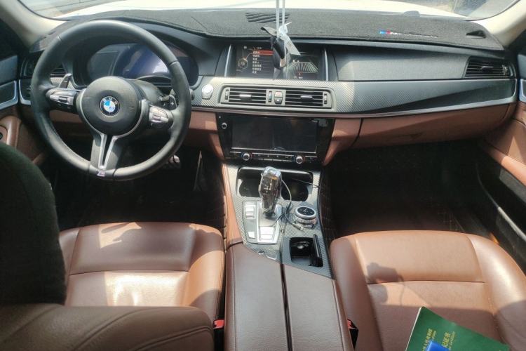 Used BMW 5 Series 2014 520Li Elegant Model Center Console