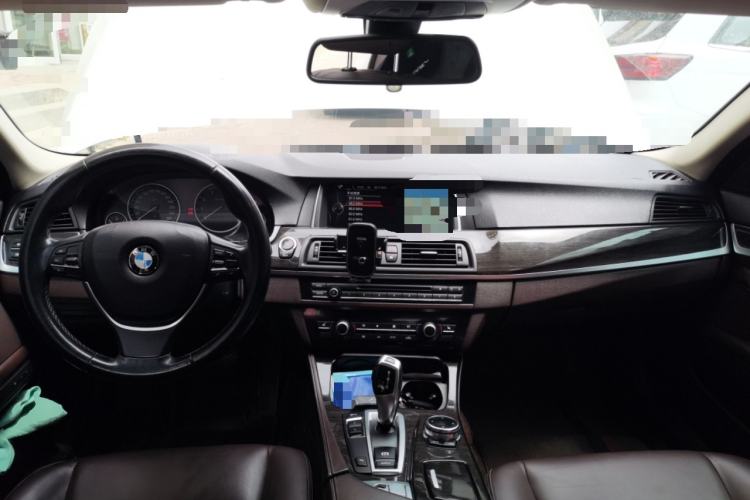 Used BMW 5 Series 2014 525Li Luxury Design Package Center Console