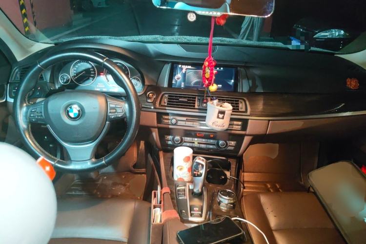 Used BMW 5 Series 2014 525Li Luxury Design Package Center Console