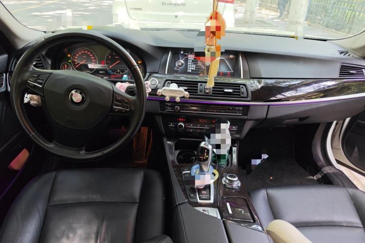 Used BMW 5 Series 2014 525Li Leading Model Center Console