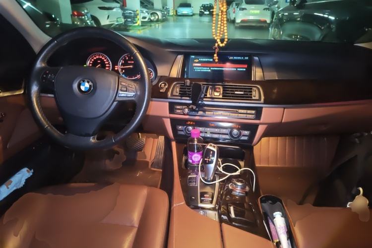 Used BMW 5 Series 2014 525Li Leading Model Center Console