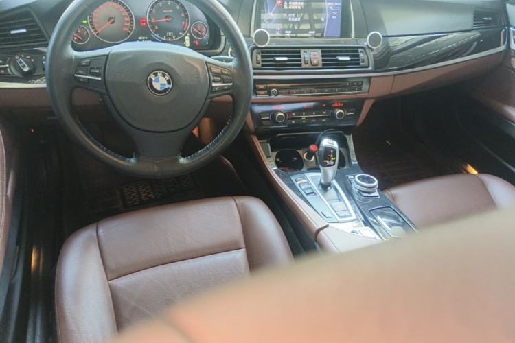 Used BMW 5 Series 2014 520Li Elegant Model Center Console