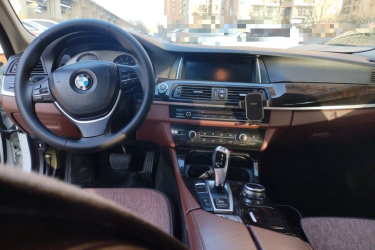 Used BMW 5 Series 2014 528Li xDrive Premium Edition Center Console
