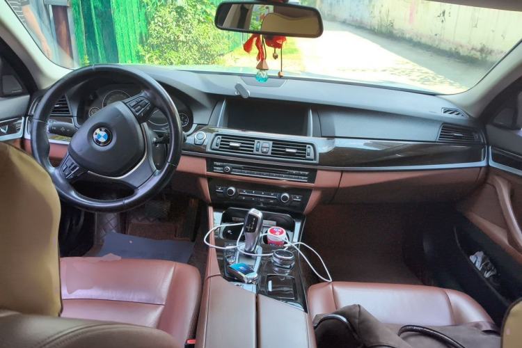 Used BMW 5 Series 2014 528Li xDrive Premium Edition Center Console