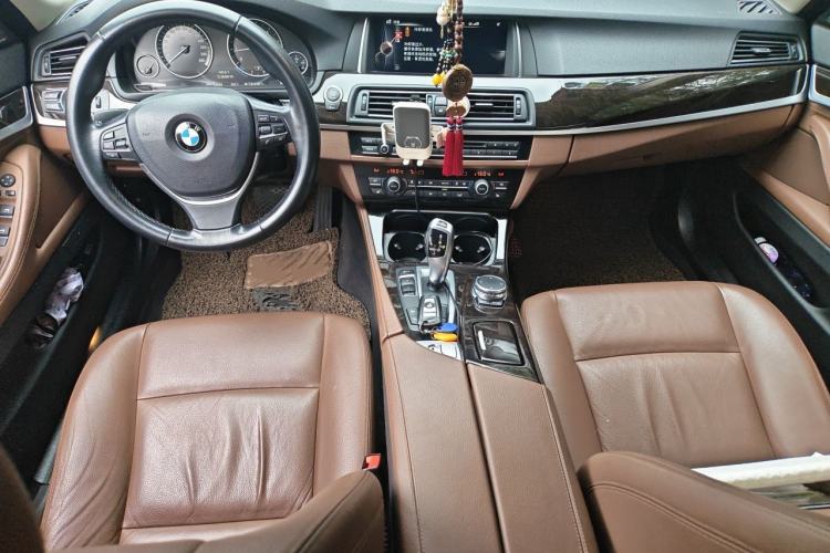 Used BMW 5 Series 2014 528Li xDrive Premium Edition Center Console