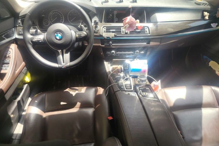 Used BMW 5 Series 2014 525Li Luxury Design Package Center Console