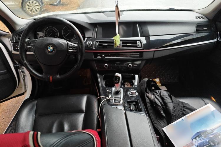 Used BMW 5 Series 2014 520Li Elegant Model Center Console