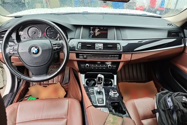 Used BMW 5 Series 2014 520Li Elegant Model Center Console