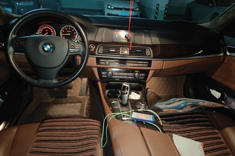 Used BMW 5 Series 2014 525Li Leading Model Center Console