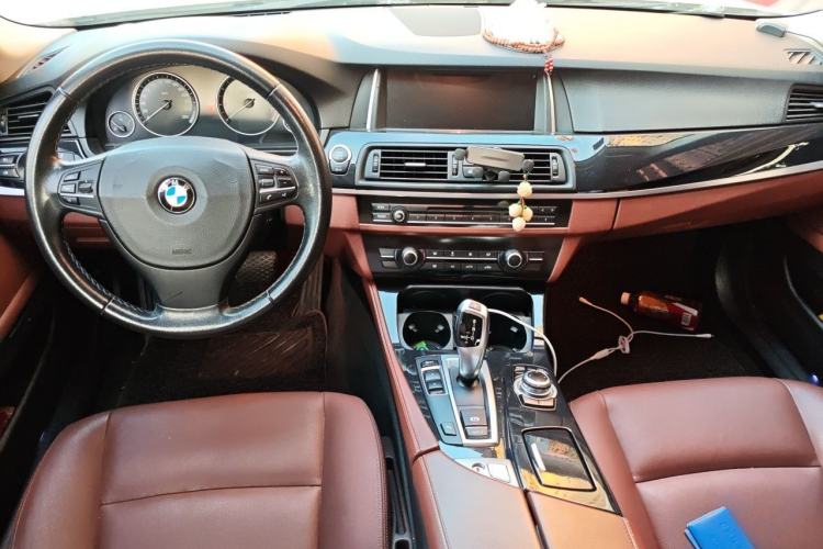 Used BMW 5 Series 2014 520Li Elegant Model Center Console
