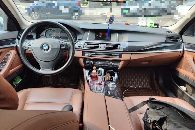 Used BMW 5 Series 2014 520i Elegant Edition Center Console