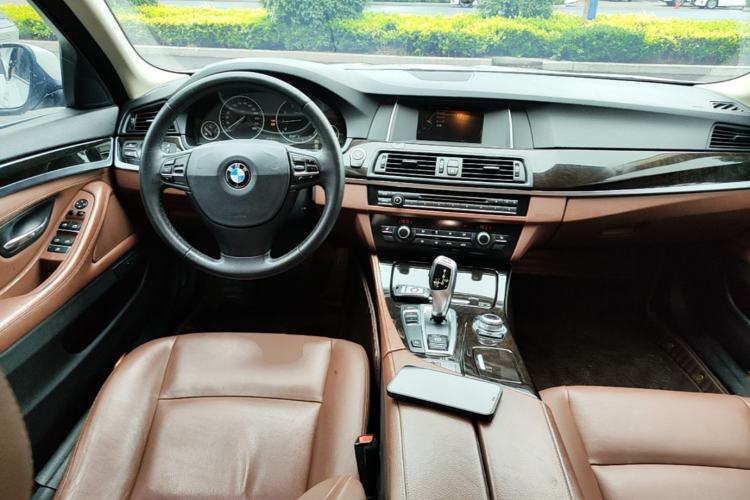 Used BMW 5 Series 2014 525Li Leading Model Center Console