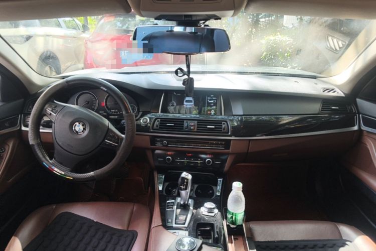 Used BMW 5 Series 2014 520Li Elegant Model Center Console