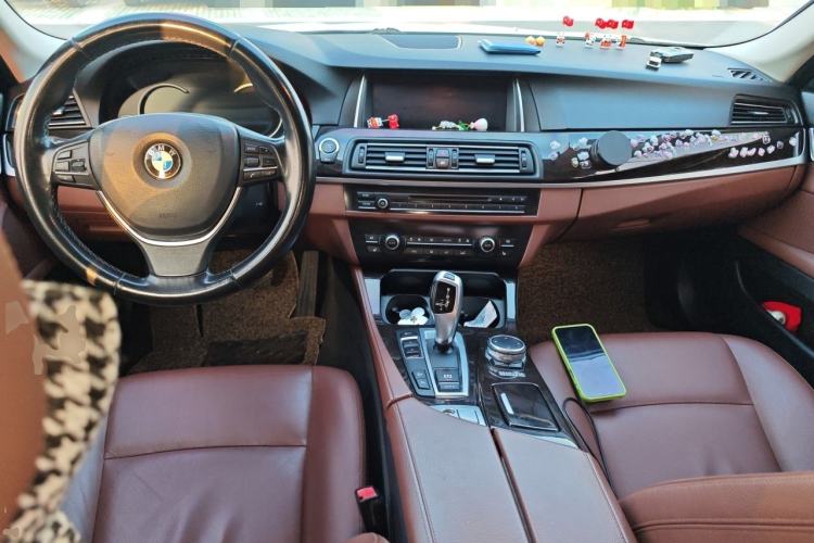 Used BMW 5 Series 2014 528Li xDrive Premium Edition Center Console