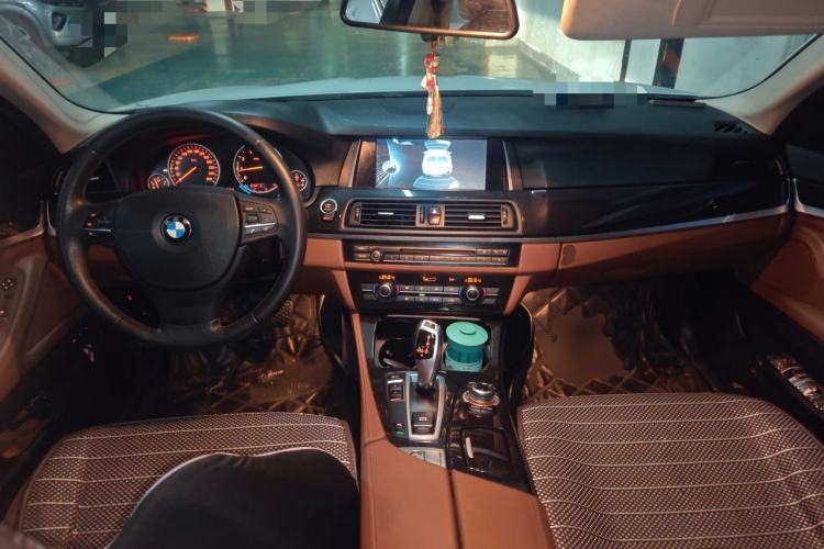 Used BMW 5 Series 2014 520Li Elegant Model Center Console