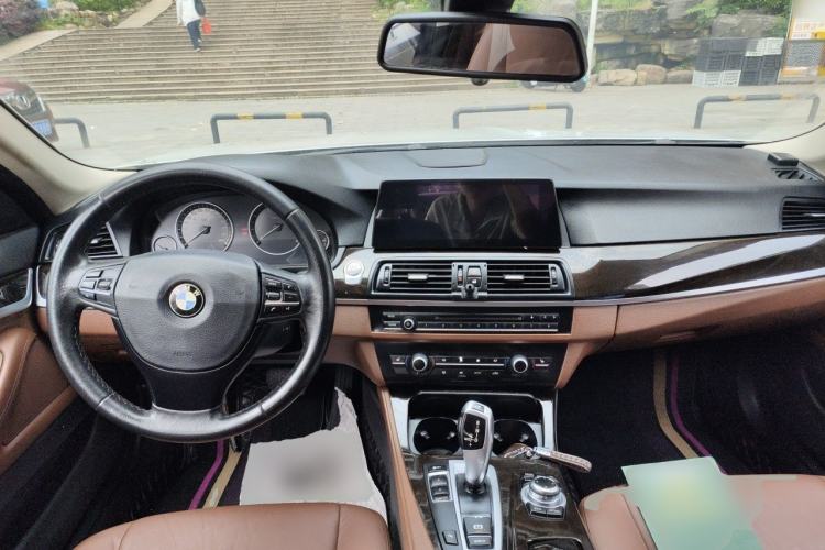 Used BMW 5 Series 2014 525Li Leading Model Center Console