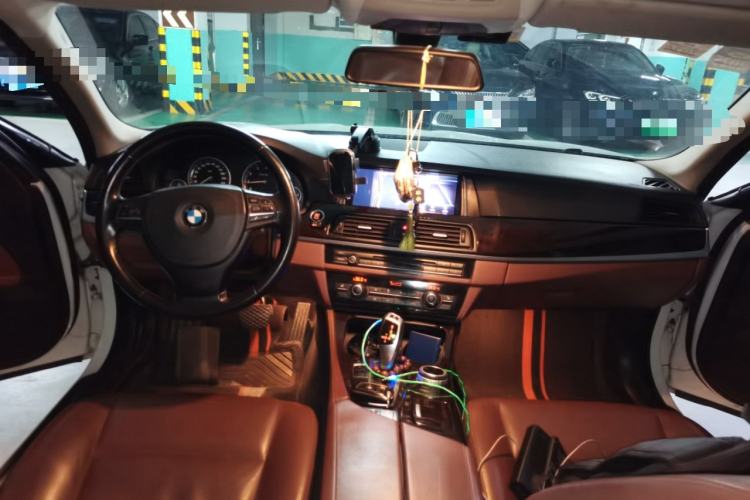 Used BMW 5 Series 2014 525Li Leading Model Center Console