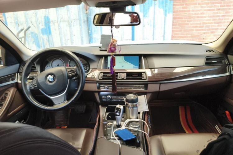 Used BMW 5 Series 2014 525Li Luxury Design Package Center Console