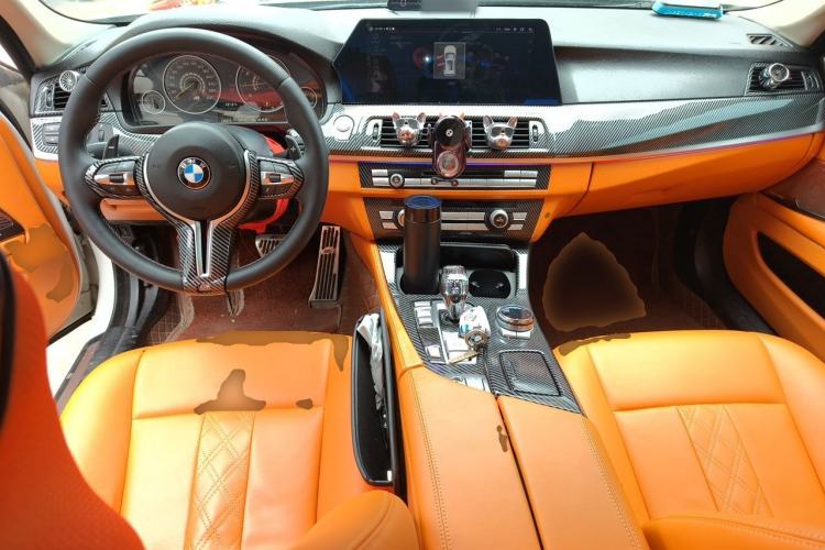 Used BMW 5 Series 2014 525Li Fashion Design Package Center Console