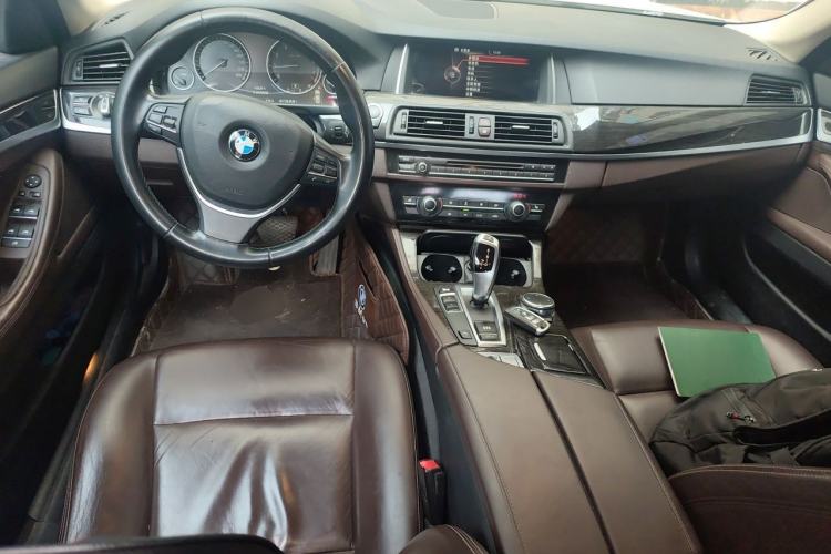 Used BMW 5 Series 2014 525Li Luxury Design Package Center Console