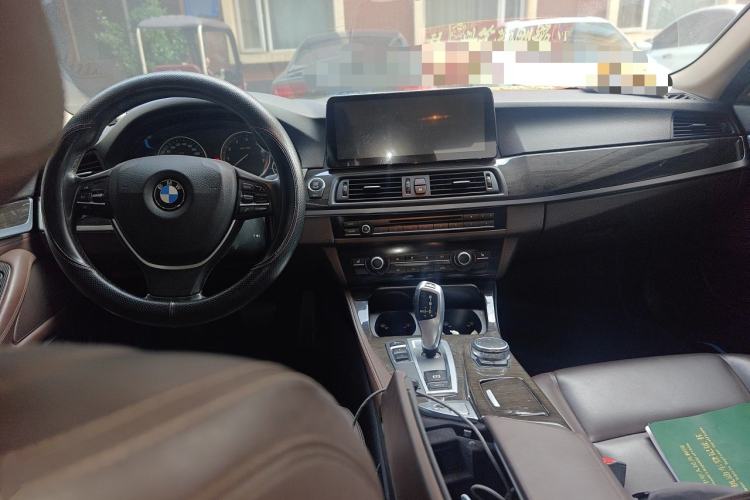 Used BMW 5 Series 2014 525Li Luxury Design Package Center Console