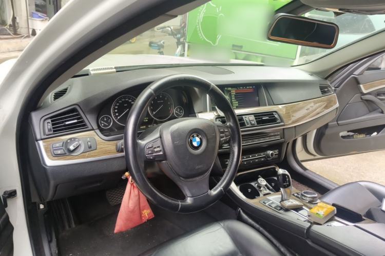 Used BMW 5 Series 2014 525Li Fashion Design Package Center Console