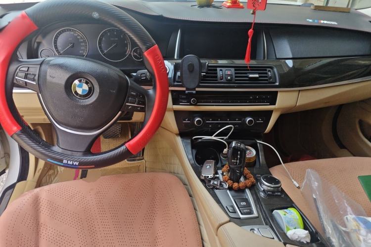 Used BMW 5 Series 2014 525Li Leading Model Center Console