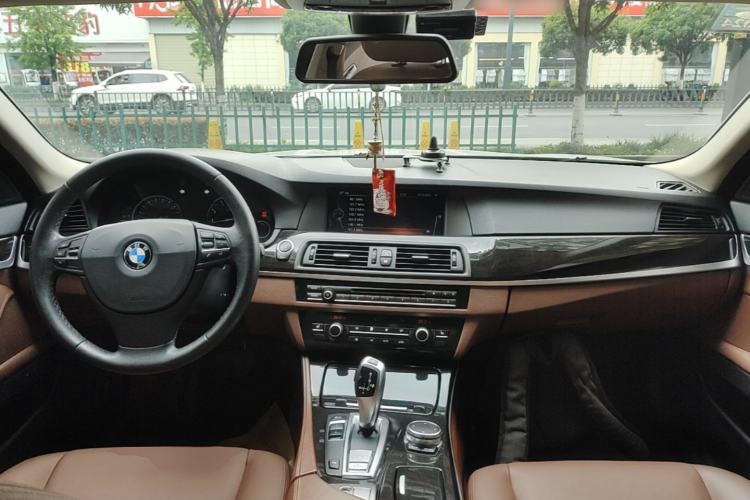 Used BMW 5 Series 2014 525Li Leading Model Center Console