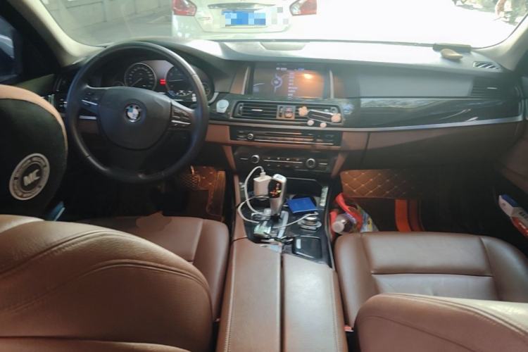 Used BMW 5 Series 2014 520Li Elegant Model Center Console