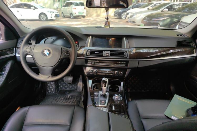 Used BMW 5 Series 2014 525Li Leading Model Center Console