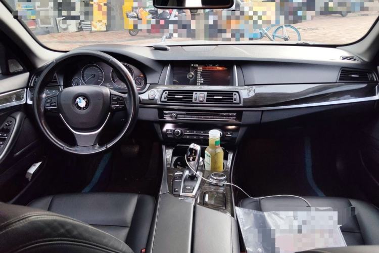 Used BMW 5 Series 2014 525Li Luxury Design Package Center Console