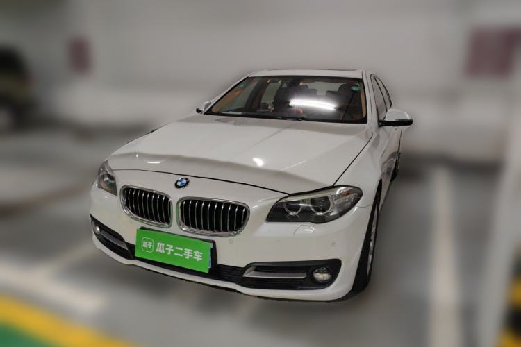 Używany BMW 5 Series 2014 520Li Elegant Model Guazi used car, China used car export, Used car for sale, Used cars, Cheapest cars for sale