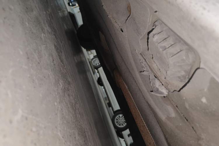 Used BMW 5 Series 2014 520Li Elegant Model Chassis Front Right