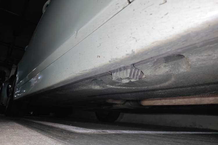 Used BMW 5 Series 2014 528Li Leading Model Chassis Front Right